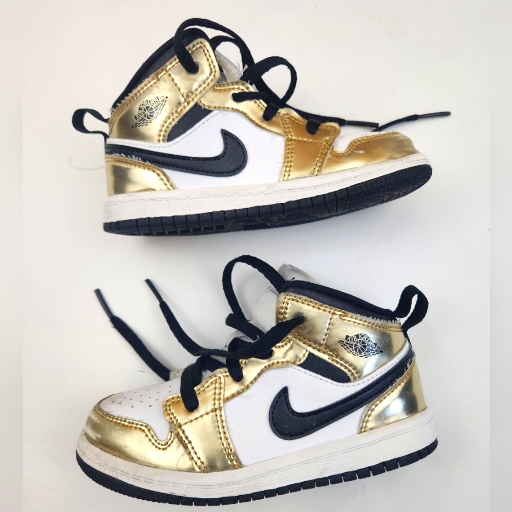 Nike Kids' Sneakers in Gold and White